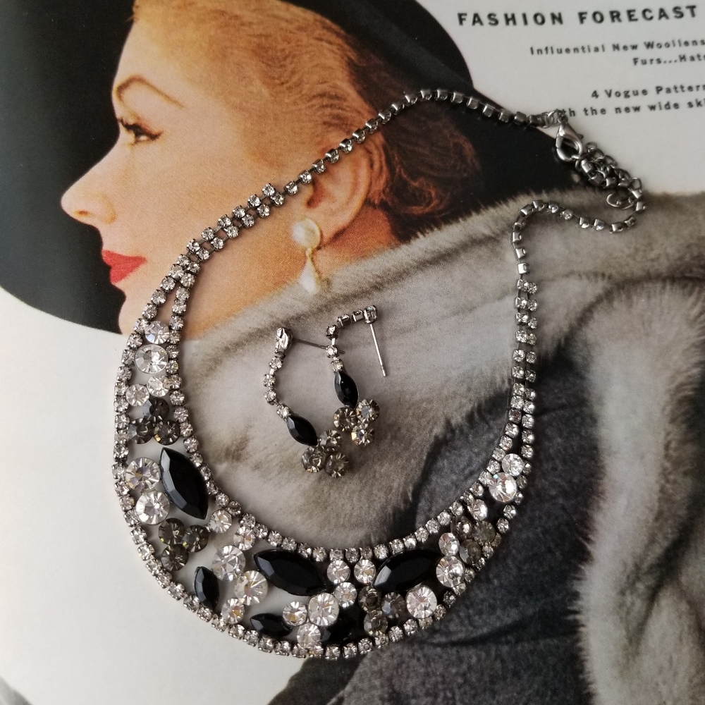 ❗Vintage 50s Black Rhinestone Bib Necklace and Earrings❗